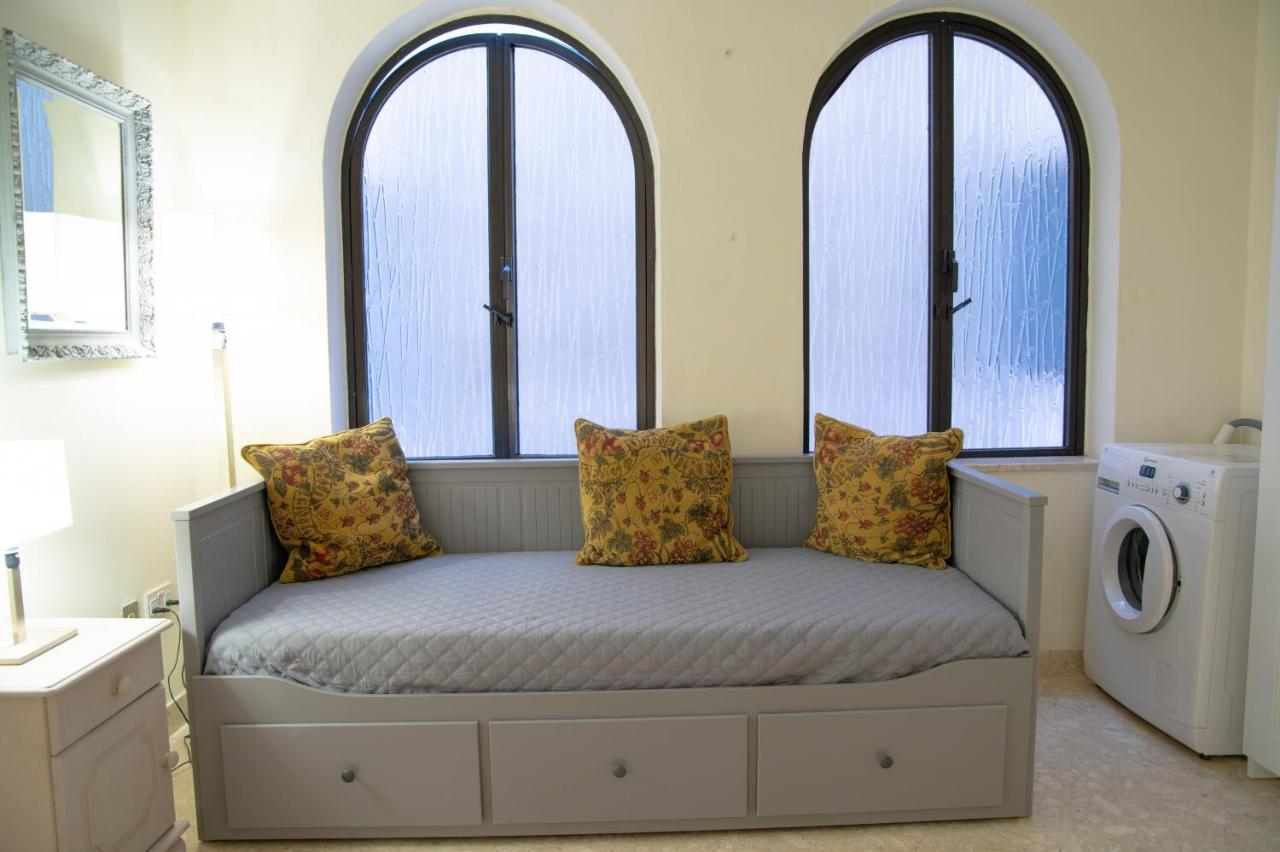 Large And Bright Apartment In The City Centre Goslm-2 Sliema Exterior foto