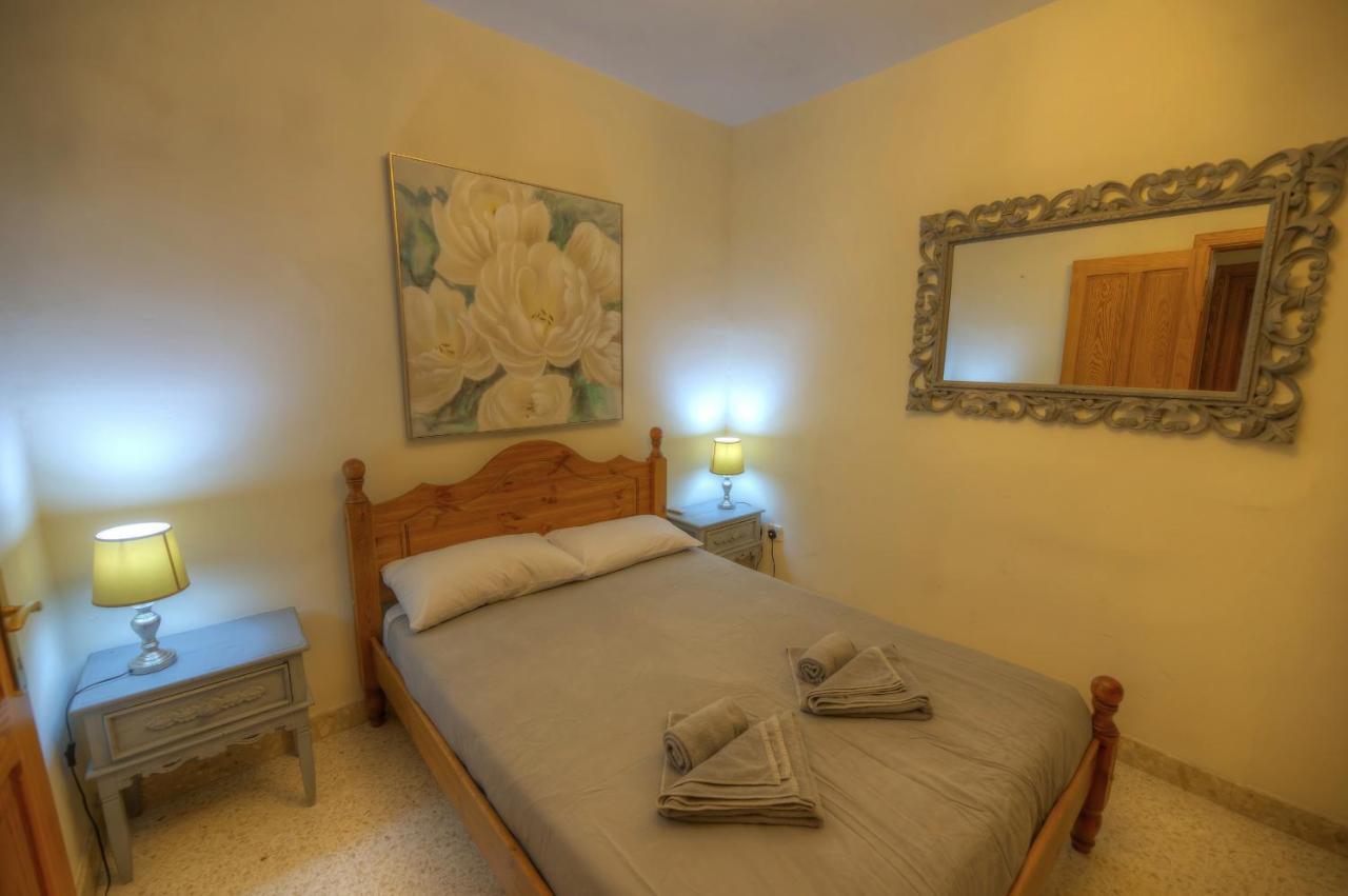 Large And Bright Apartment In The City Centre Goslm-2 Sliema Exterior foto